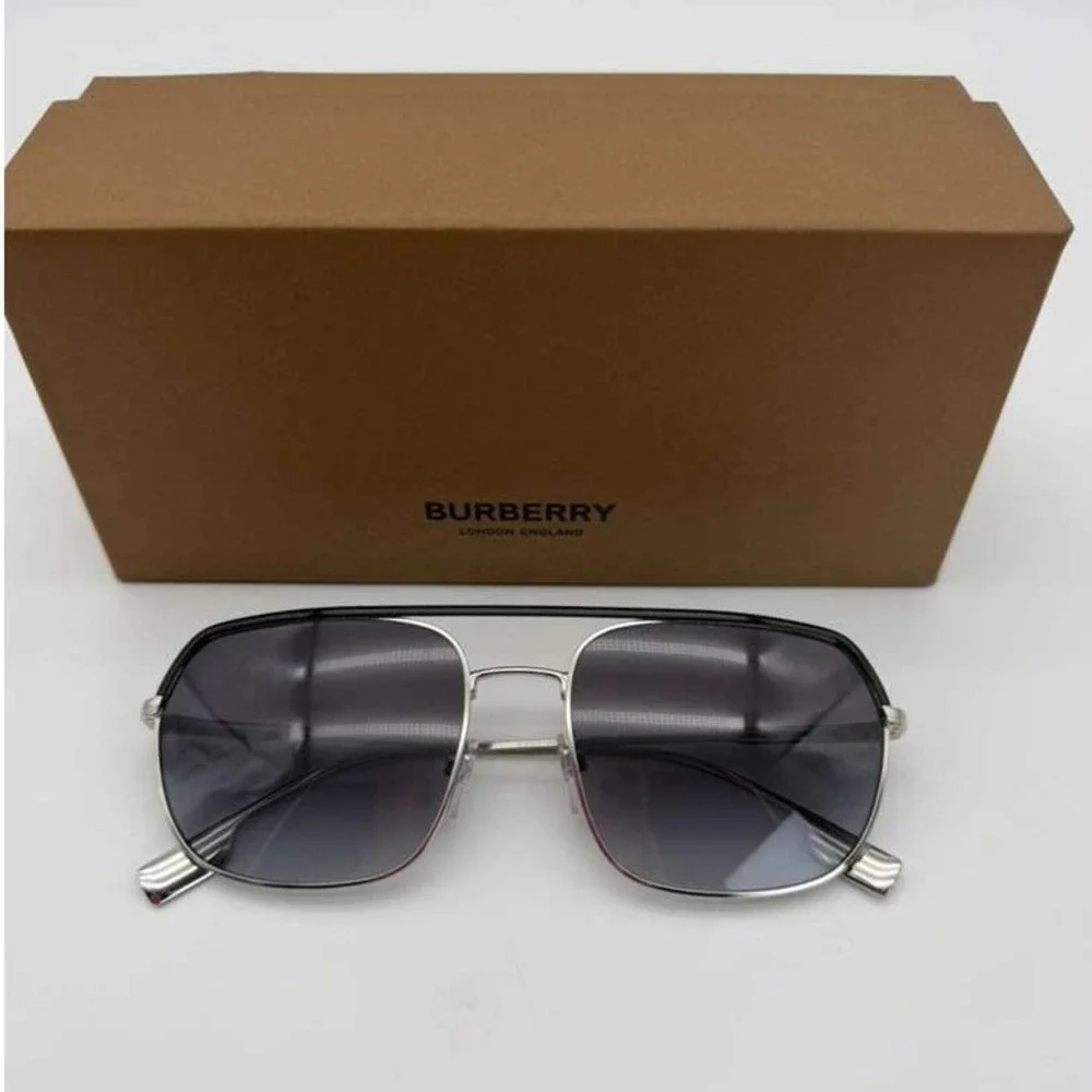 Burberry add touch